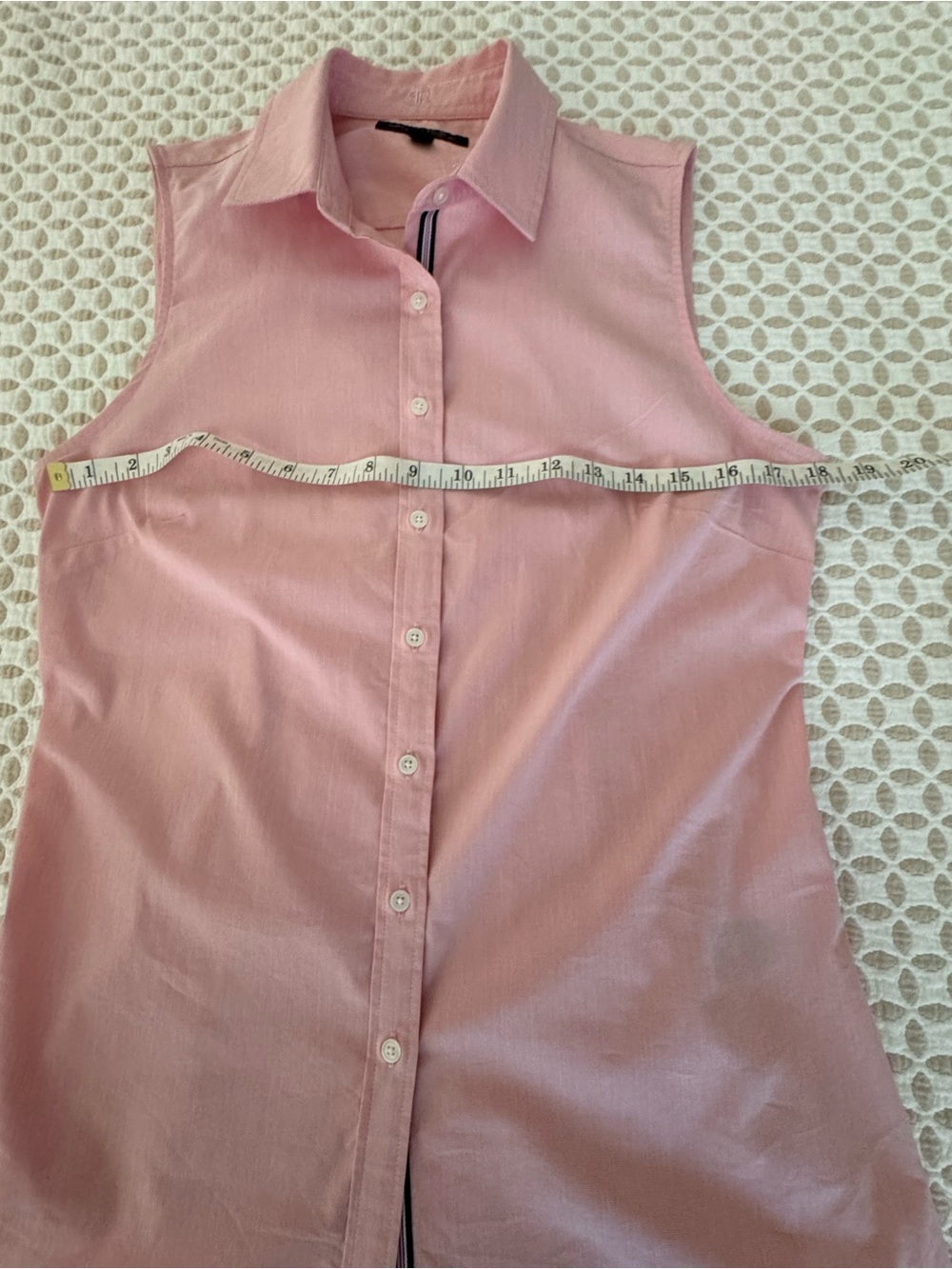 Banana Republic Sleeveless Pink Button-Down Shirt - Picture 4 of 7